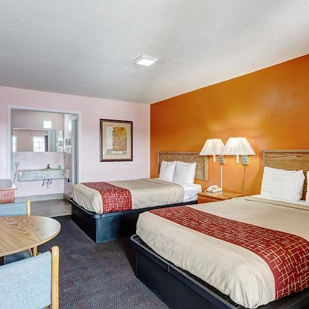 Regency Inn Fayetteville Ngoại thất bức ảnh