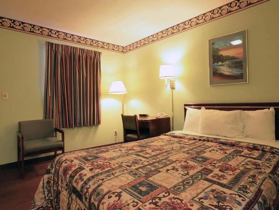 Regency Inn Fayetteville Ngoại thất bức ảnh